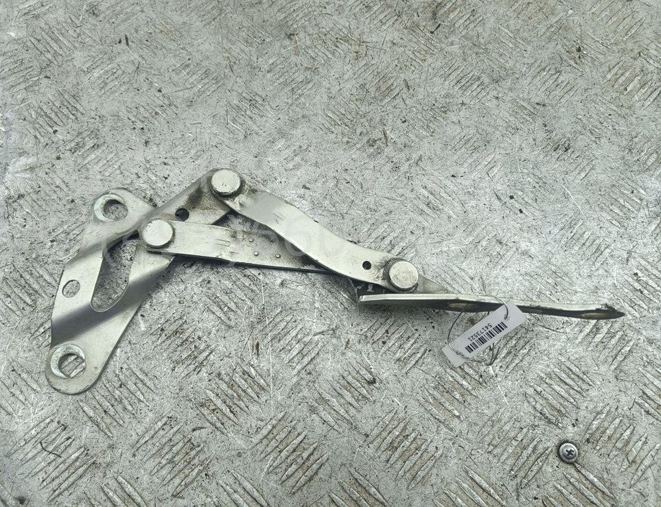 Петля капота правая