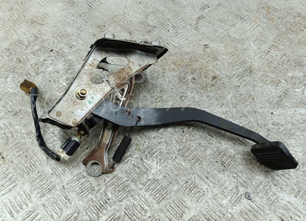 Педаль тормоза