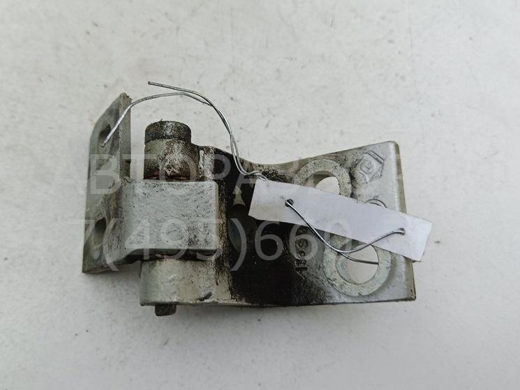 Петля двери