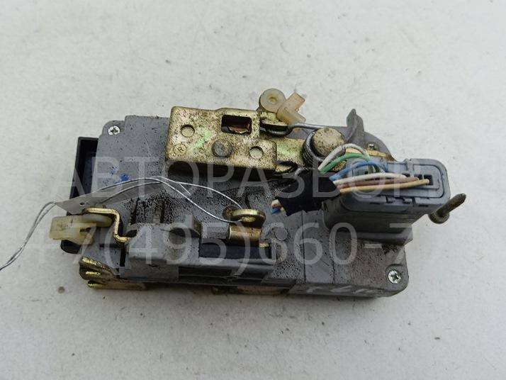 Замок двери передней правой