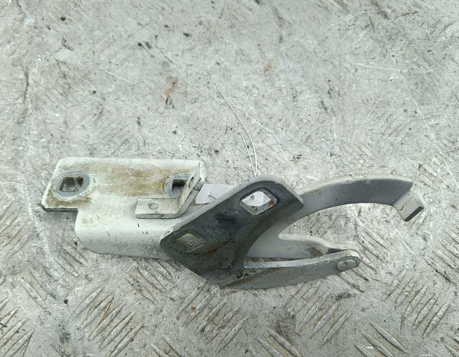 Петля капота левая