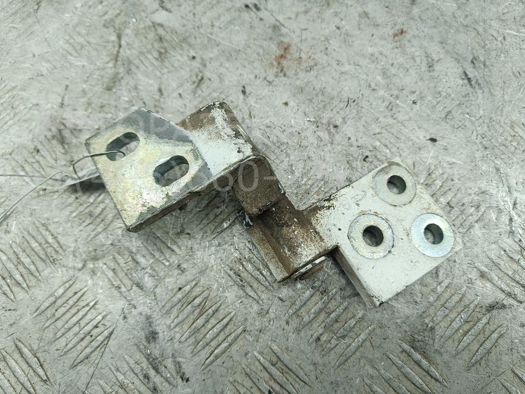 Петля двери