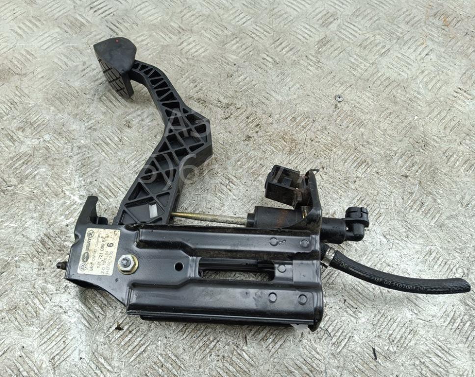 Цилиндр сцепления главный