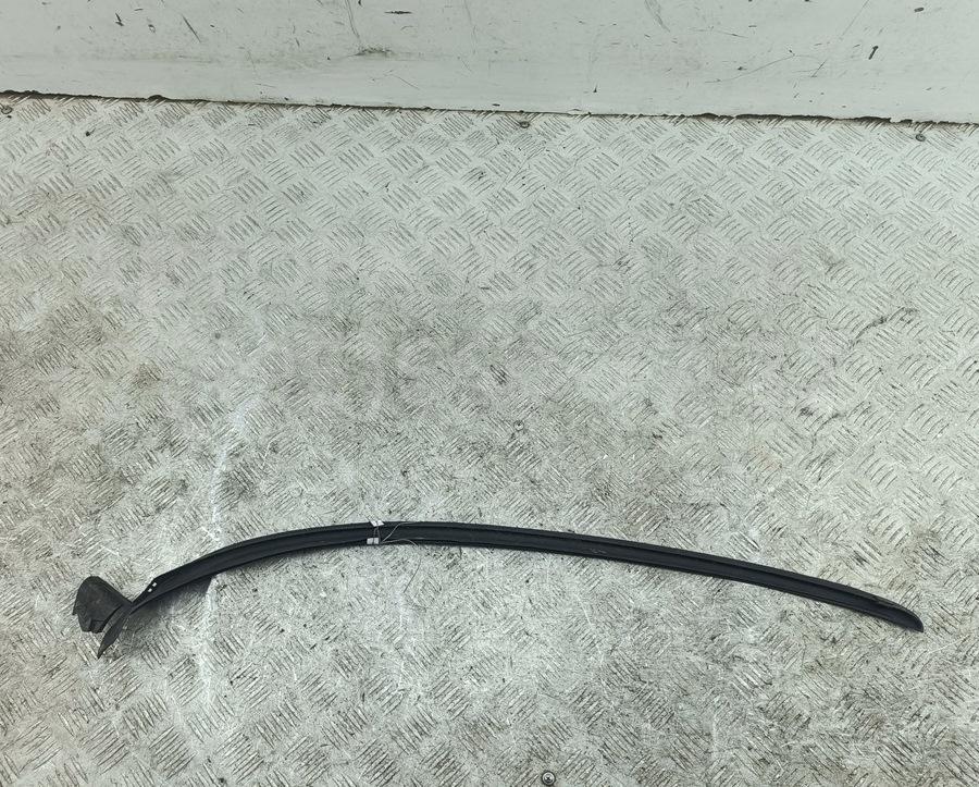 Накладка крышки багажника