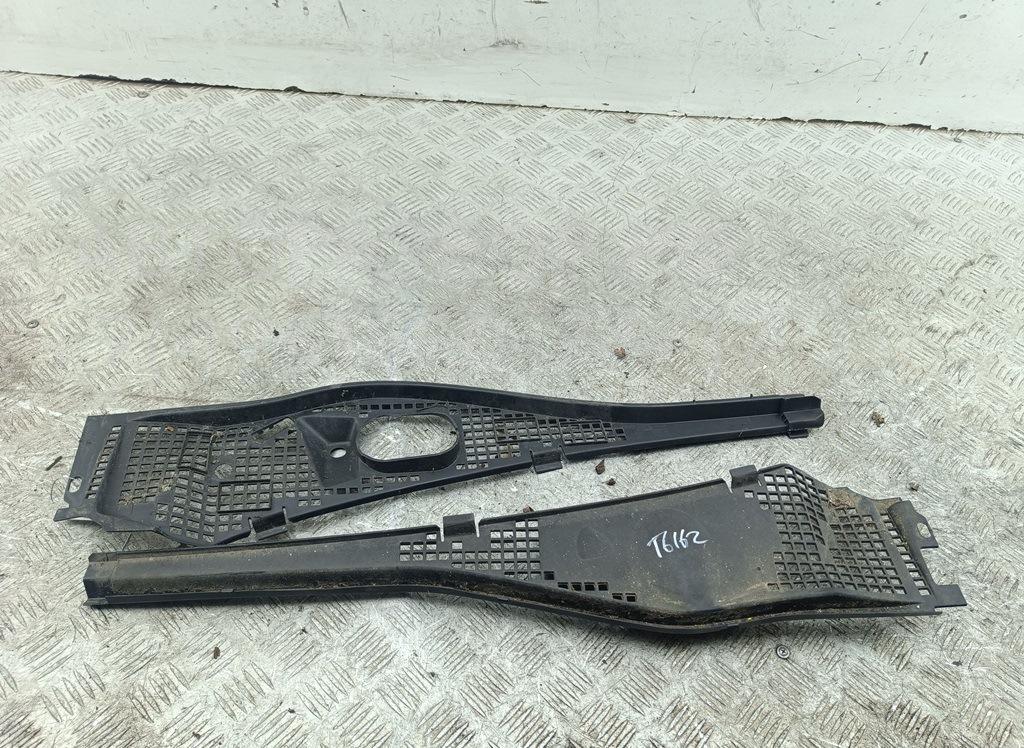 Решетка стеклоочистителей (Жабо)