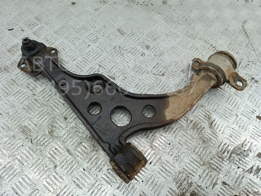 Рычаг передний правый