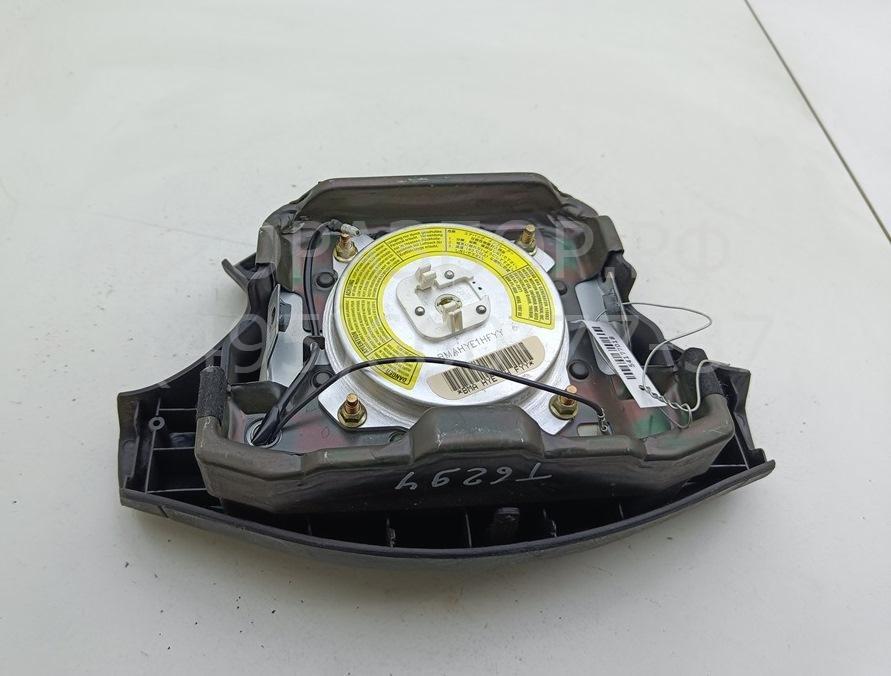 Подушка безопасности в рулевое колесо