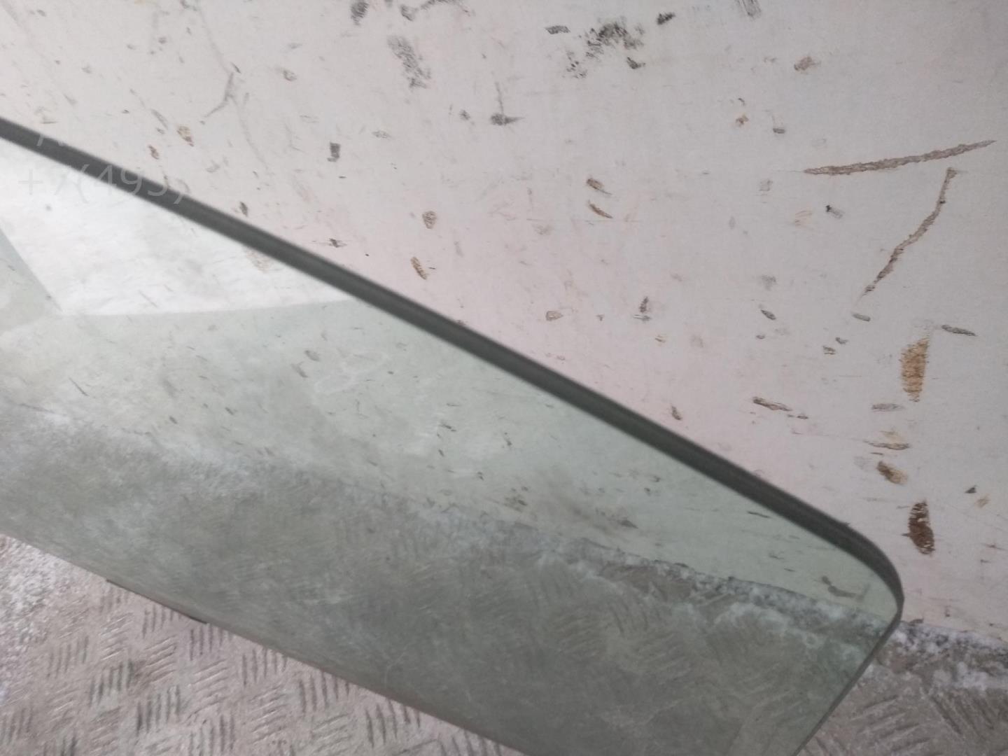 Стекло двери задней левой