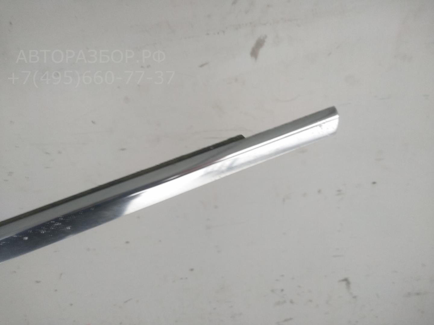 Накладка стекла переднего левого