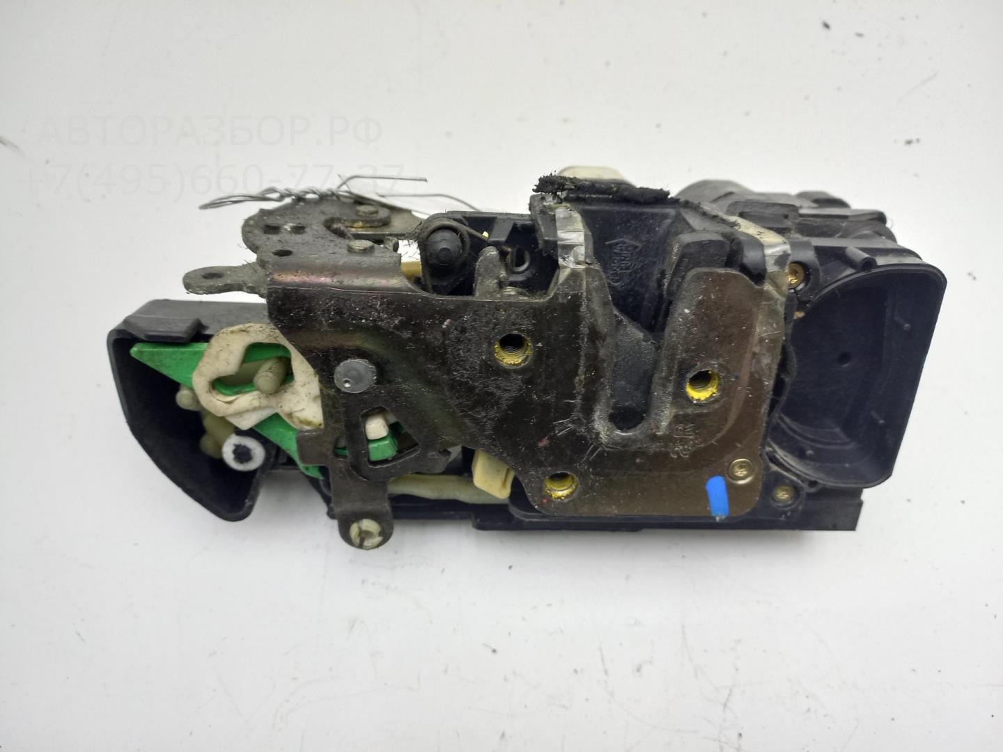 Замок двери передней правой