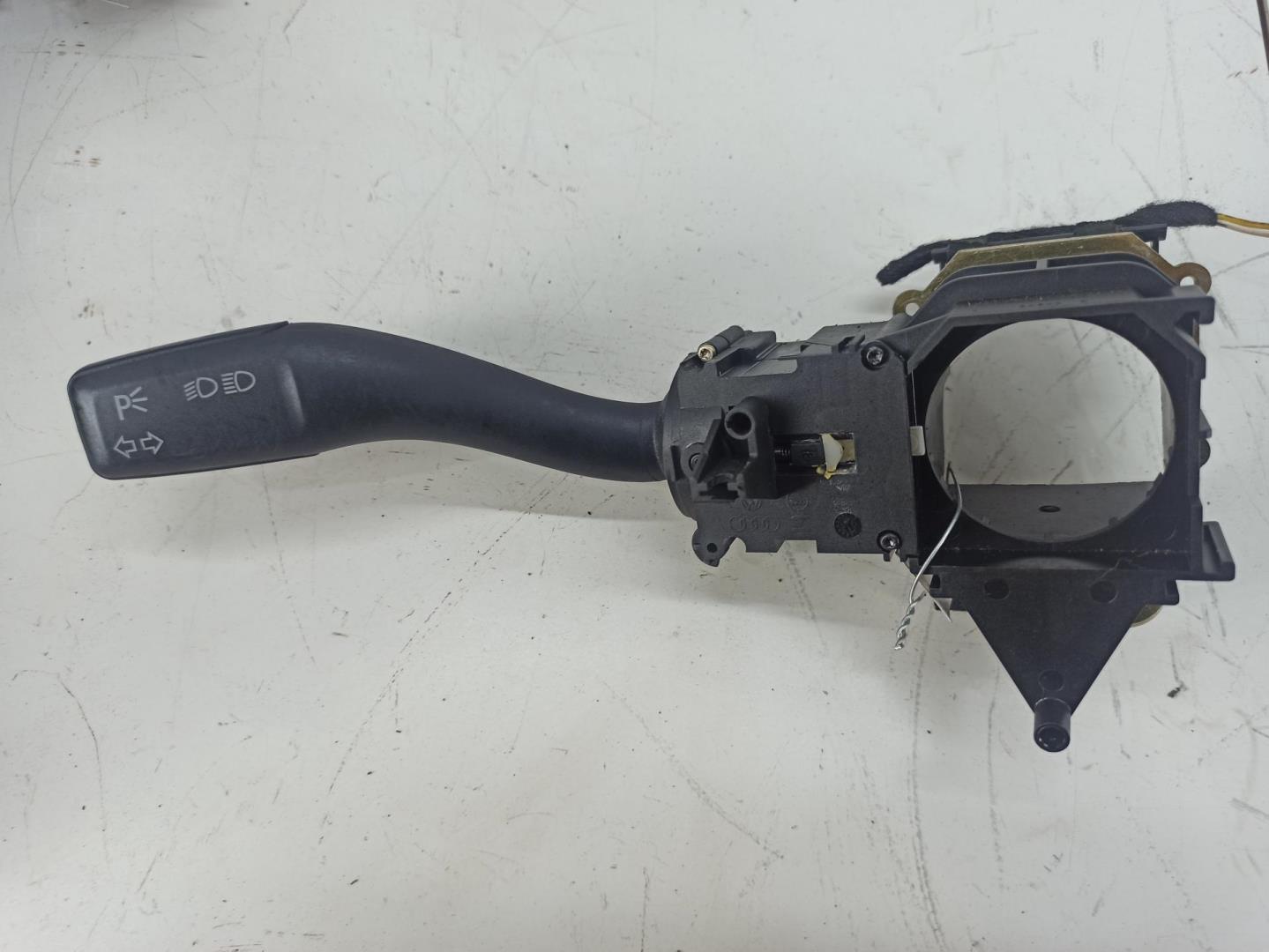 Переключатель поворотов подрулевой