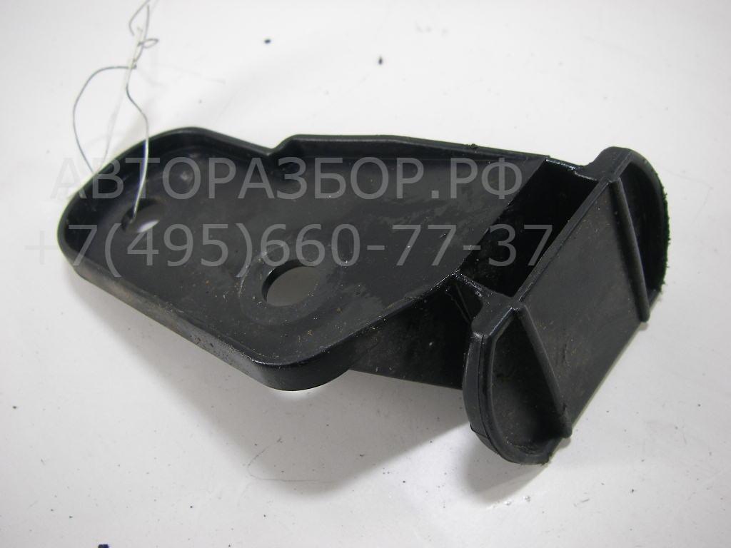 Кронштейн переднего бампера