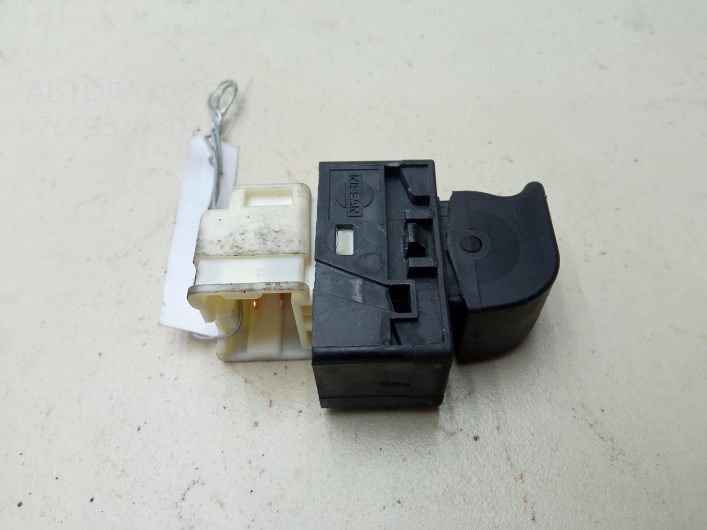 Кнопка стеклоподъемника