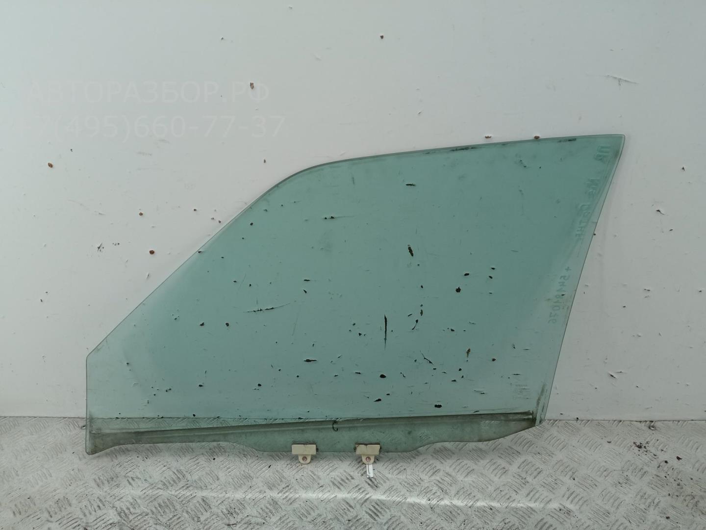 Стекло двери передней правой