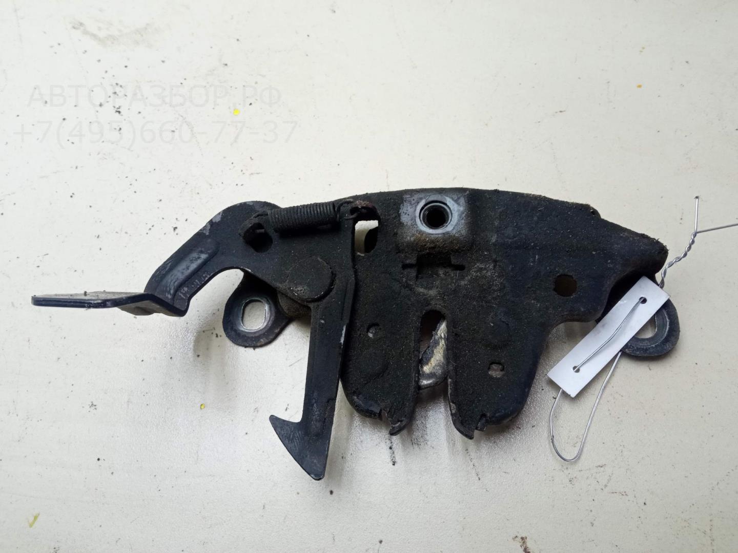 Замок капота