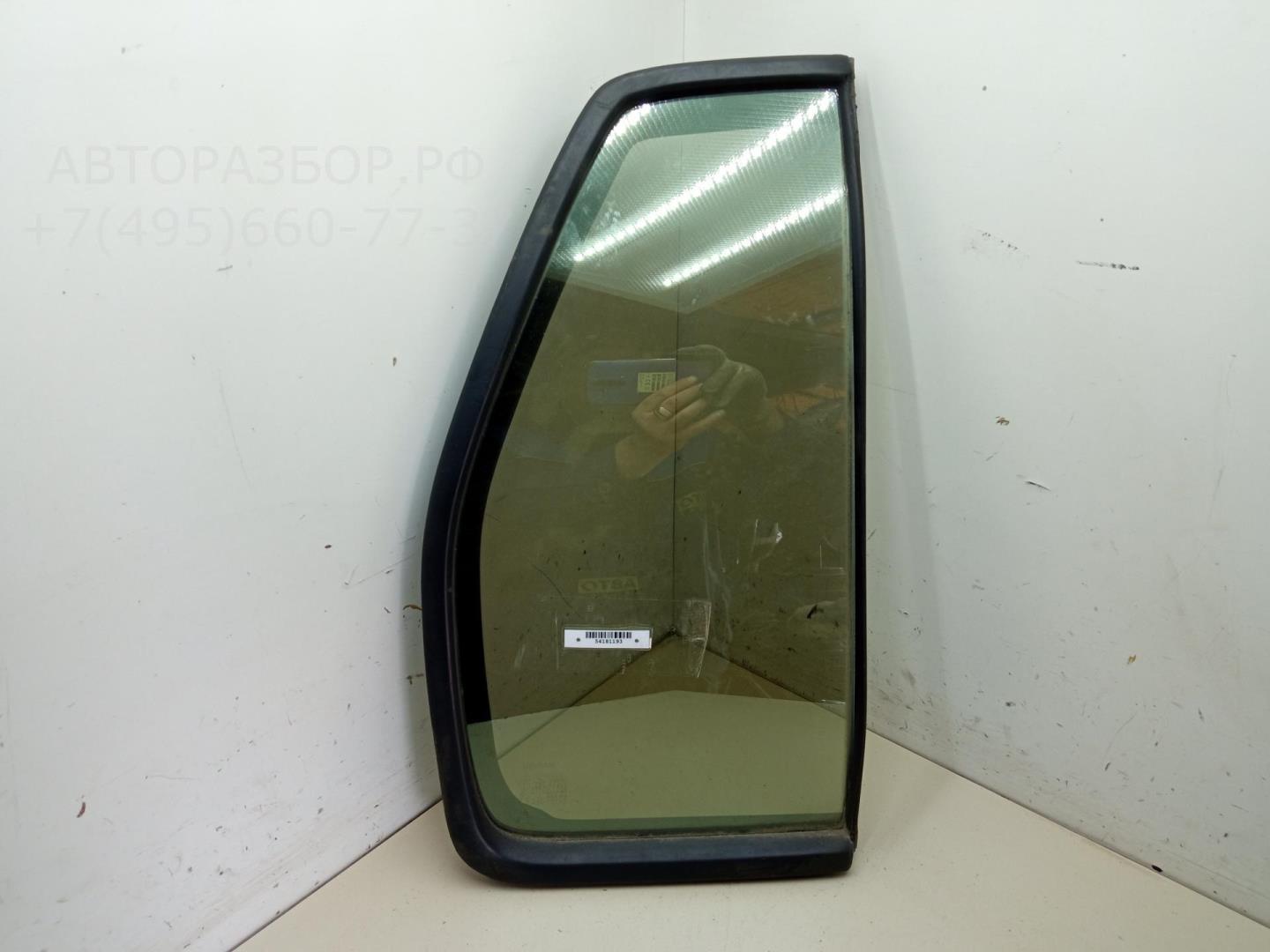 Стекло двери задней правой (форточка)