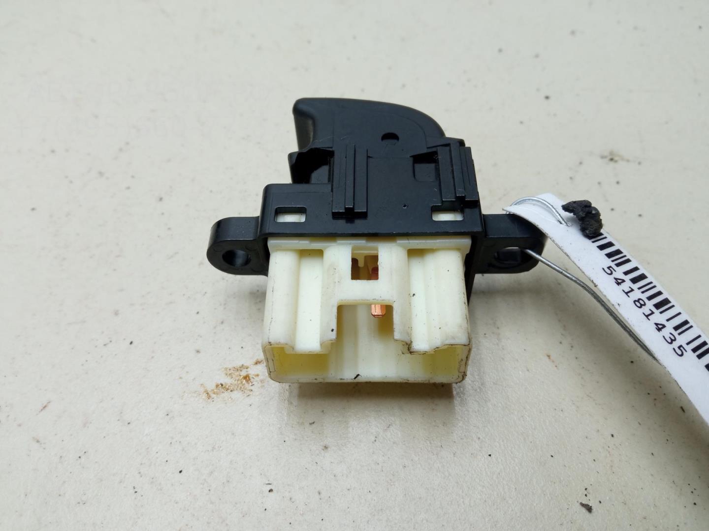 Кнопка стеклоподъемника