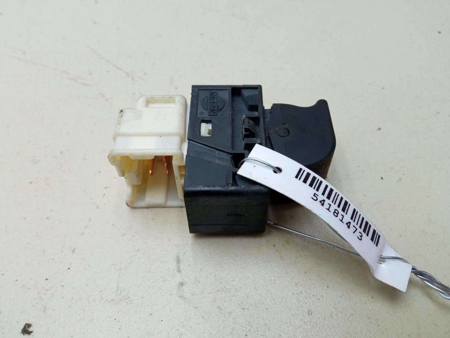 Кнопка стеклоподъемника