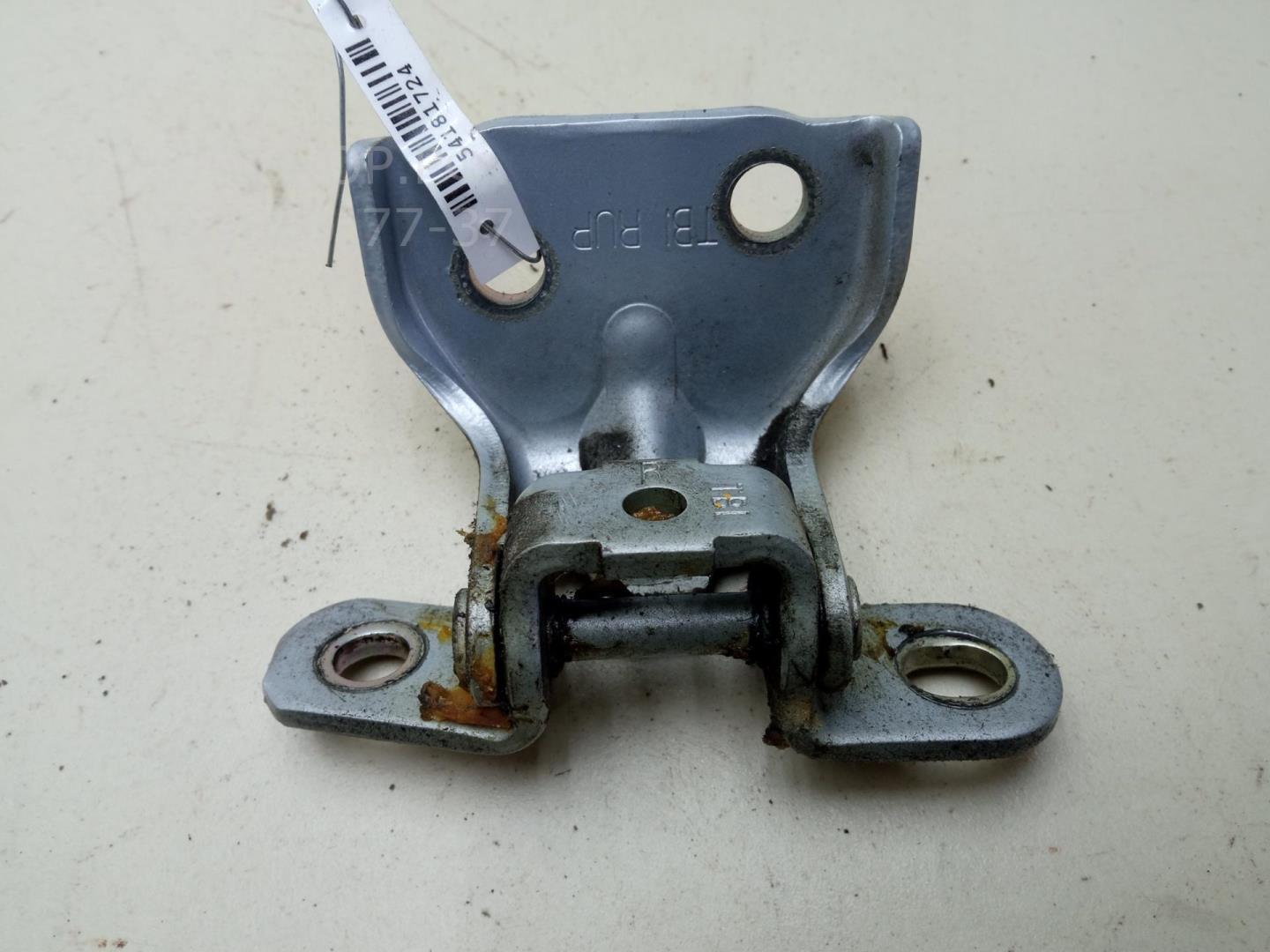 Петля двери