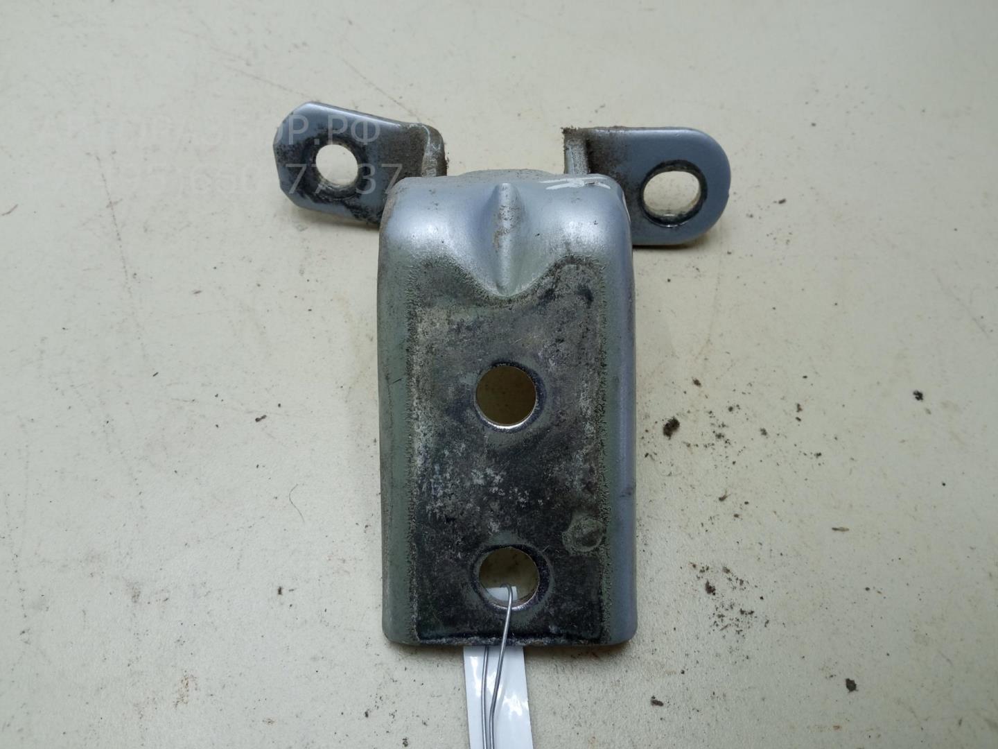 Петля двери