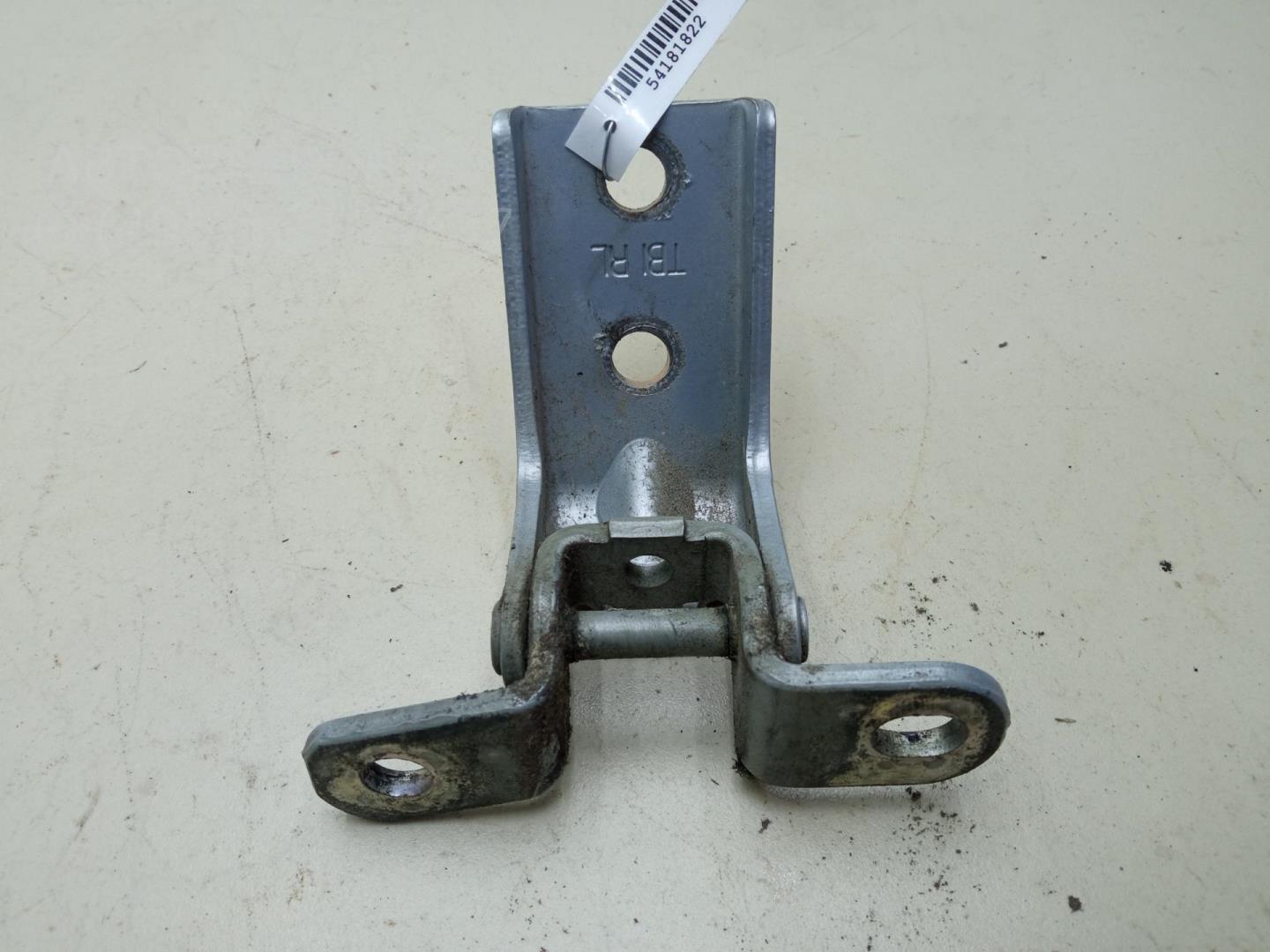 Петля двери