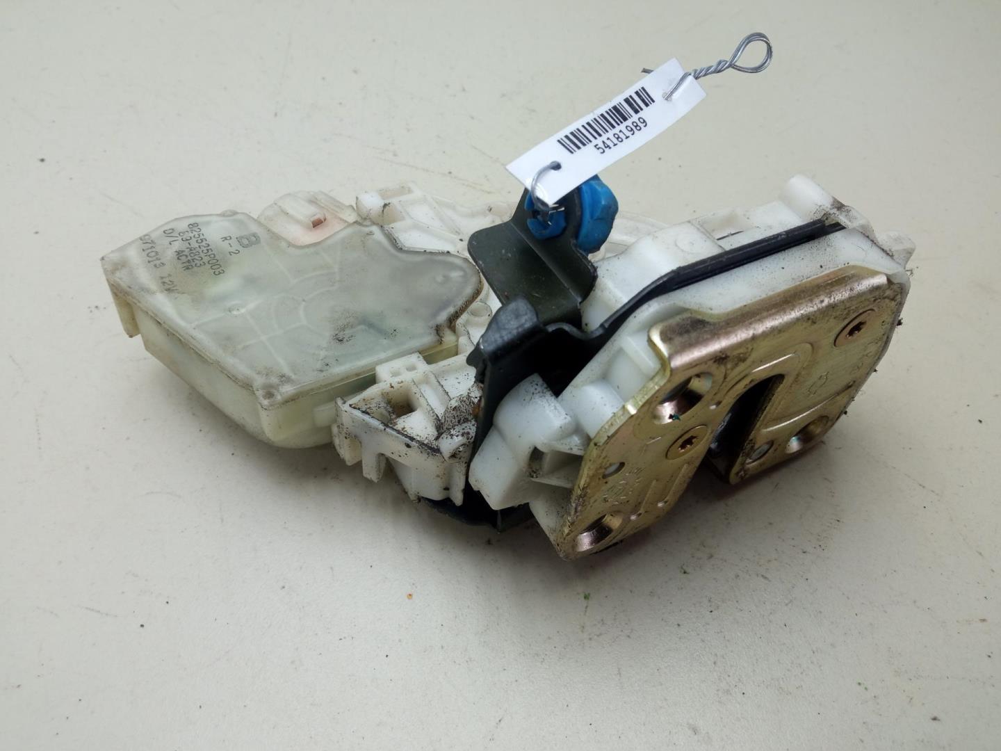 Замок двери задней левой