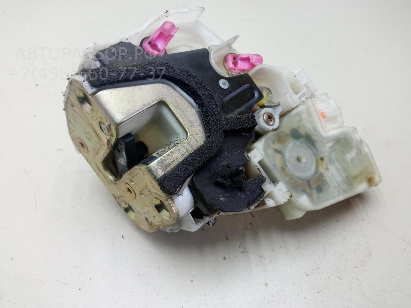 Замок двери задней левой