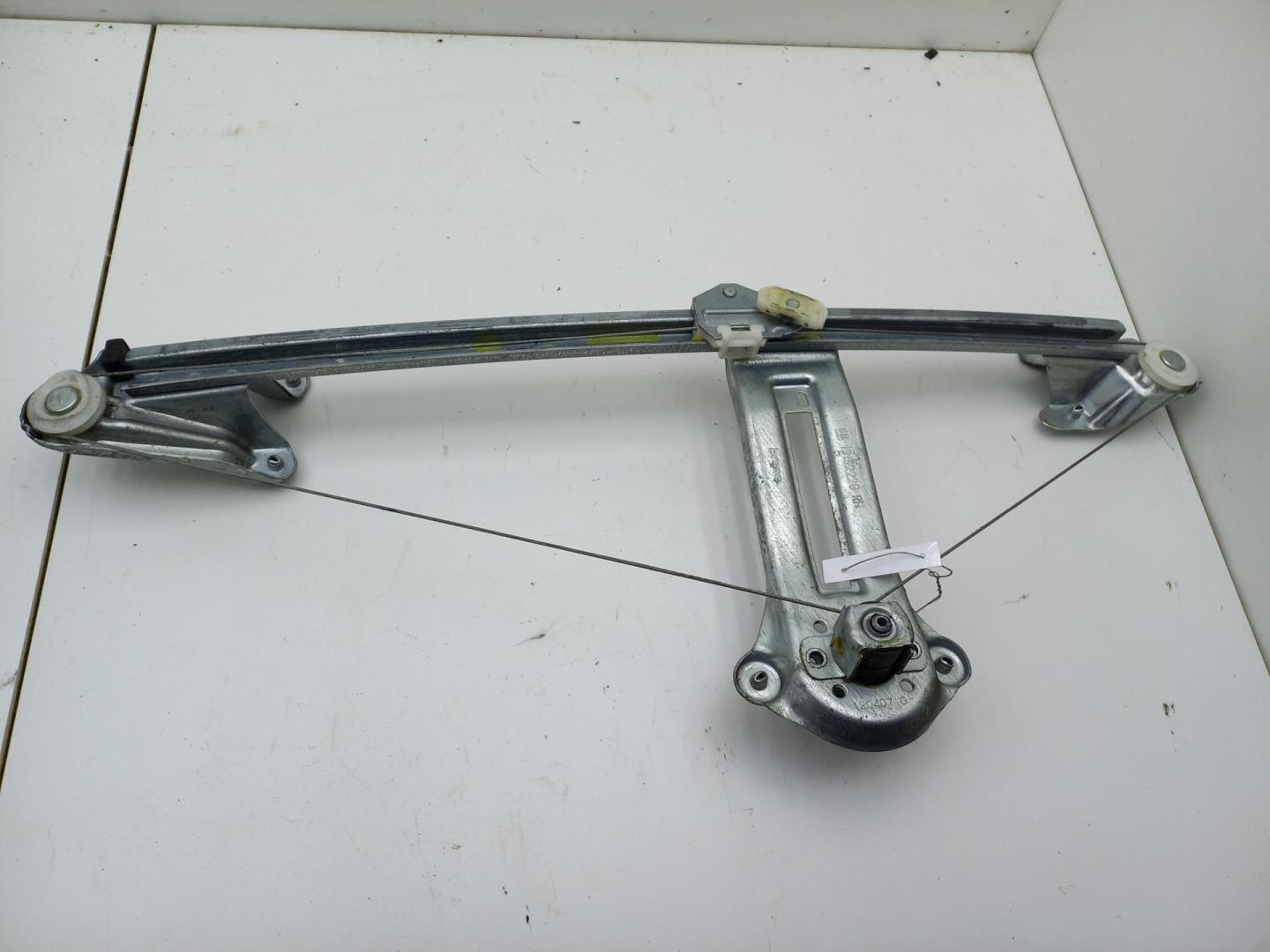 Стеклоподъемник механ. задний правый