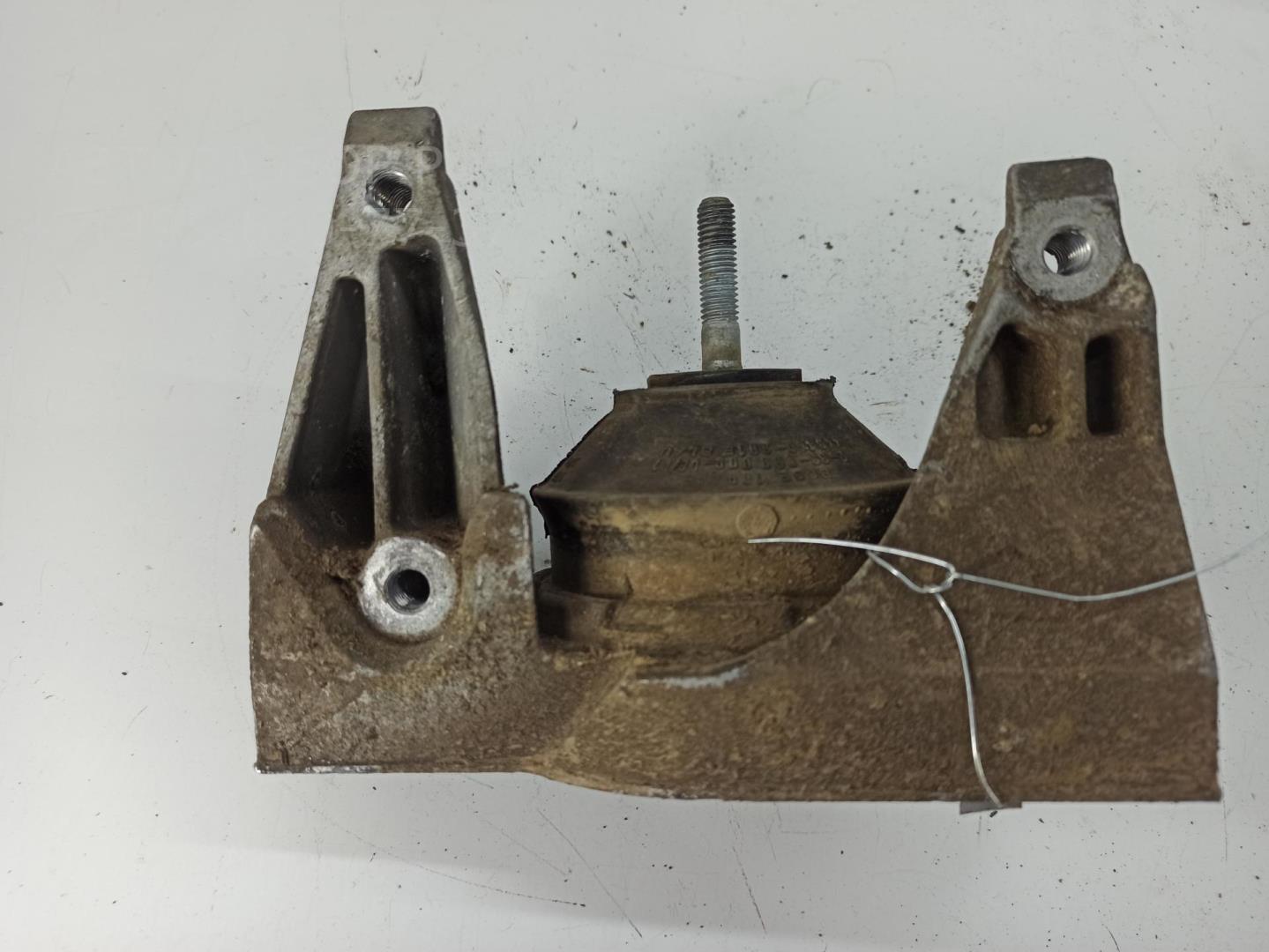 Опора двигателя