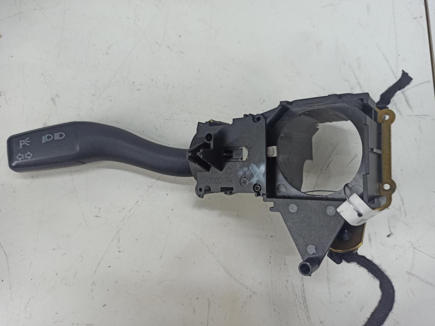 Переключатель поворотов подрулевой