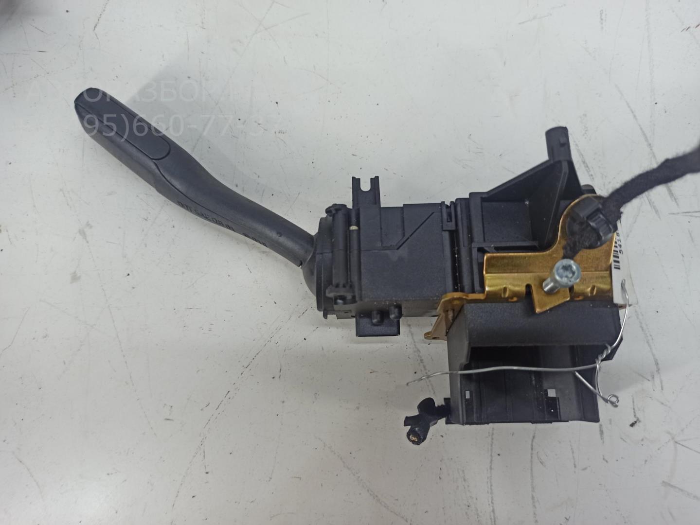 Переключатель поворотов подрулевой