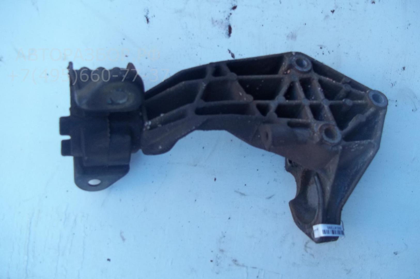 Кронштейн двигателя передний