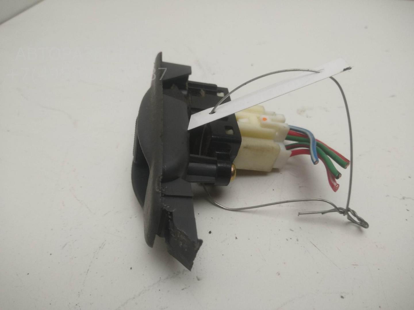 Кнопка стеклоподъемника