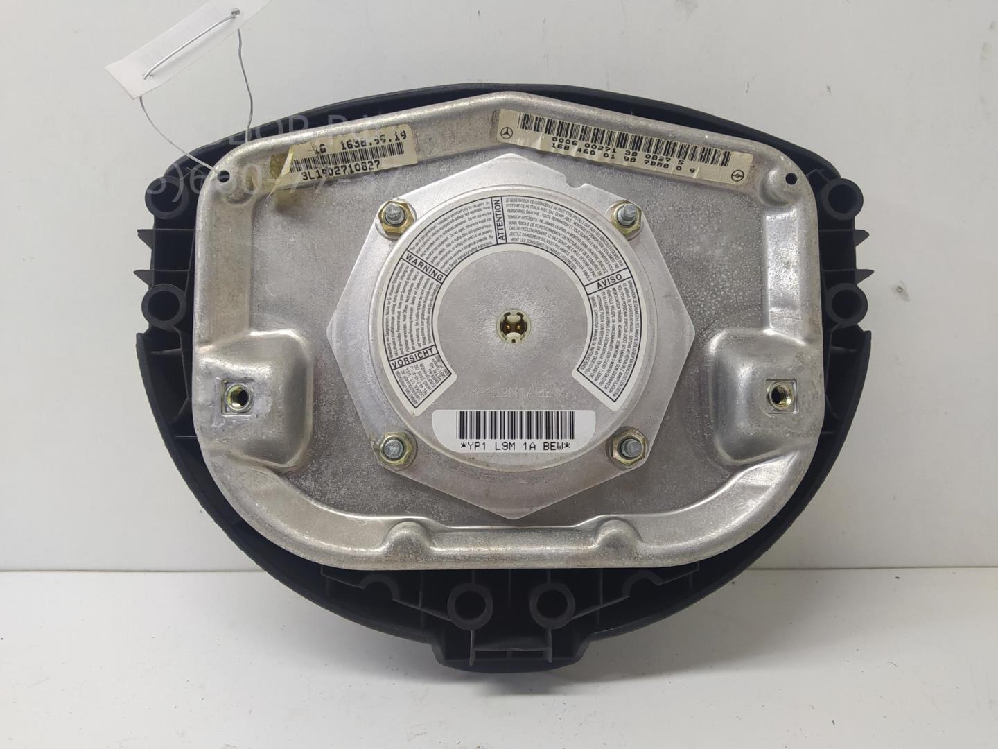 Подушка безопасности в рулевое колесо