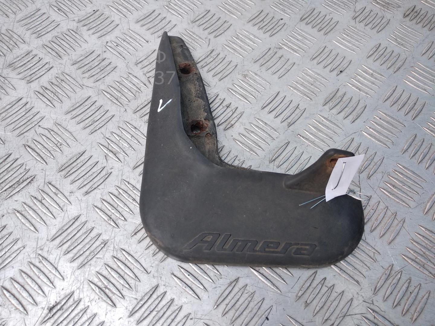 Брызговик задний левый