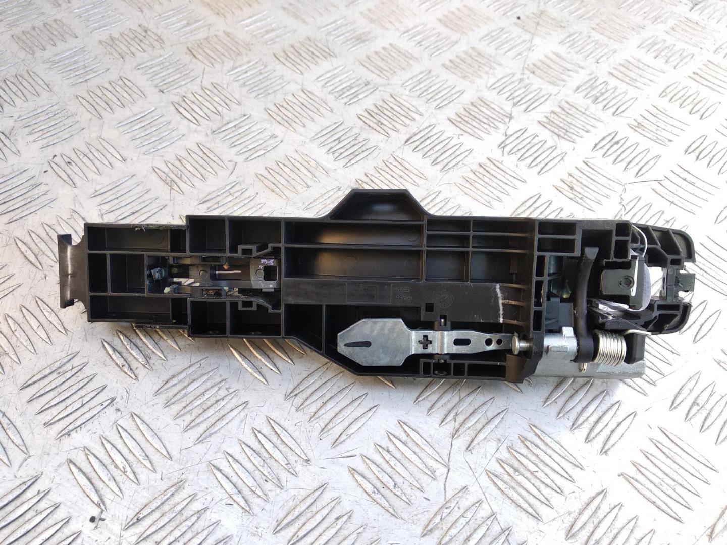 Ручка двери задней наружная левая