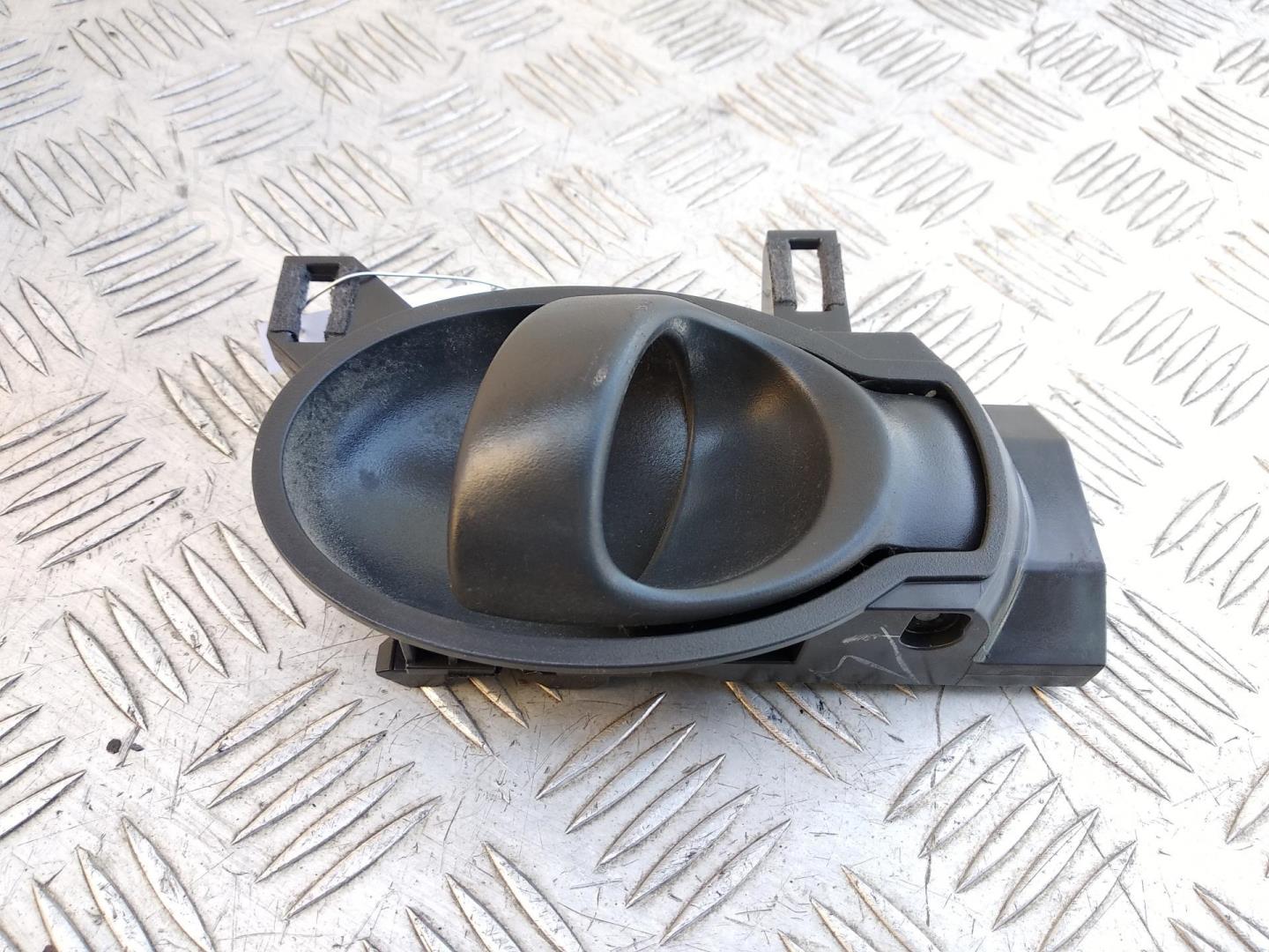 Ручка двери задней внутренняя левая