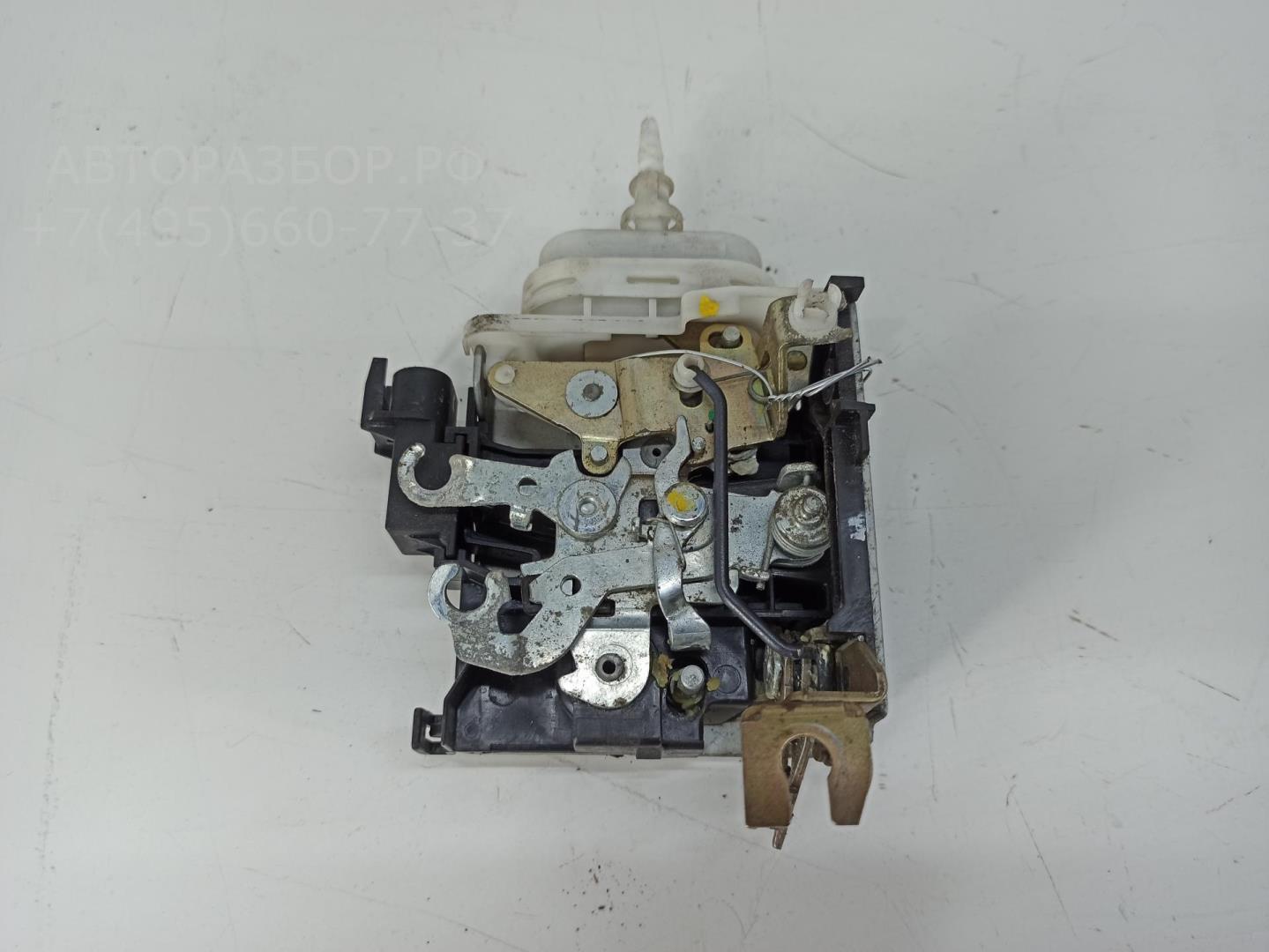 Замок двери передней правой