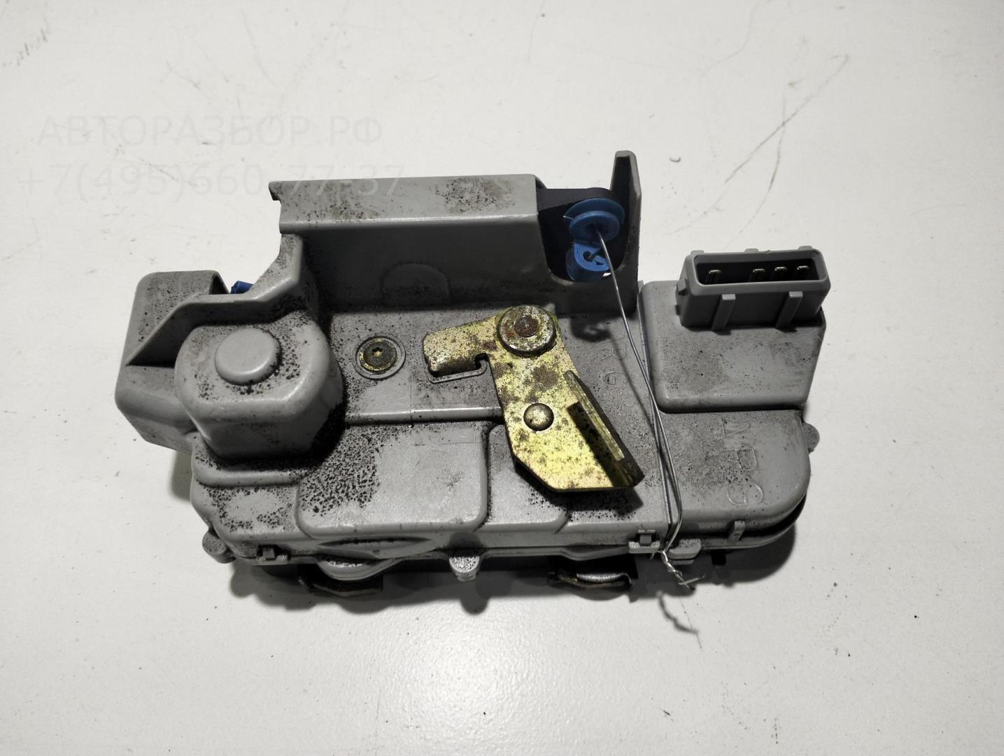 Замок двери задней левой