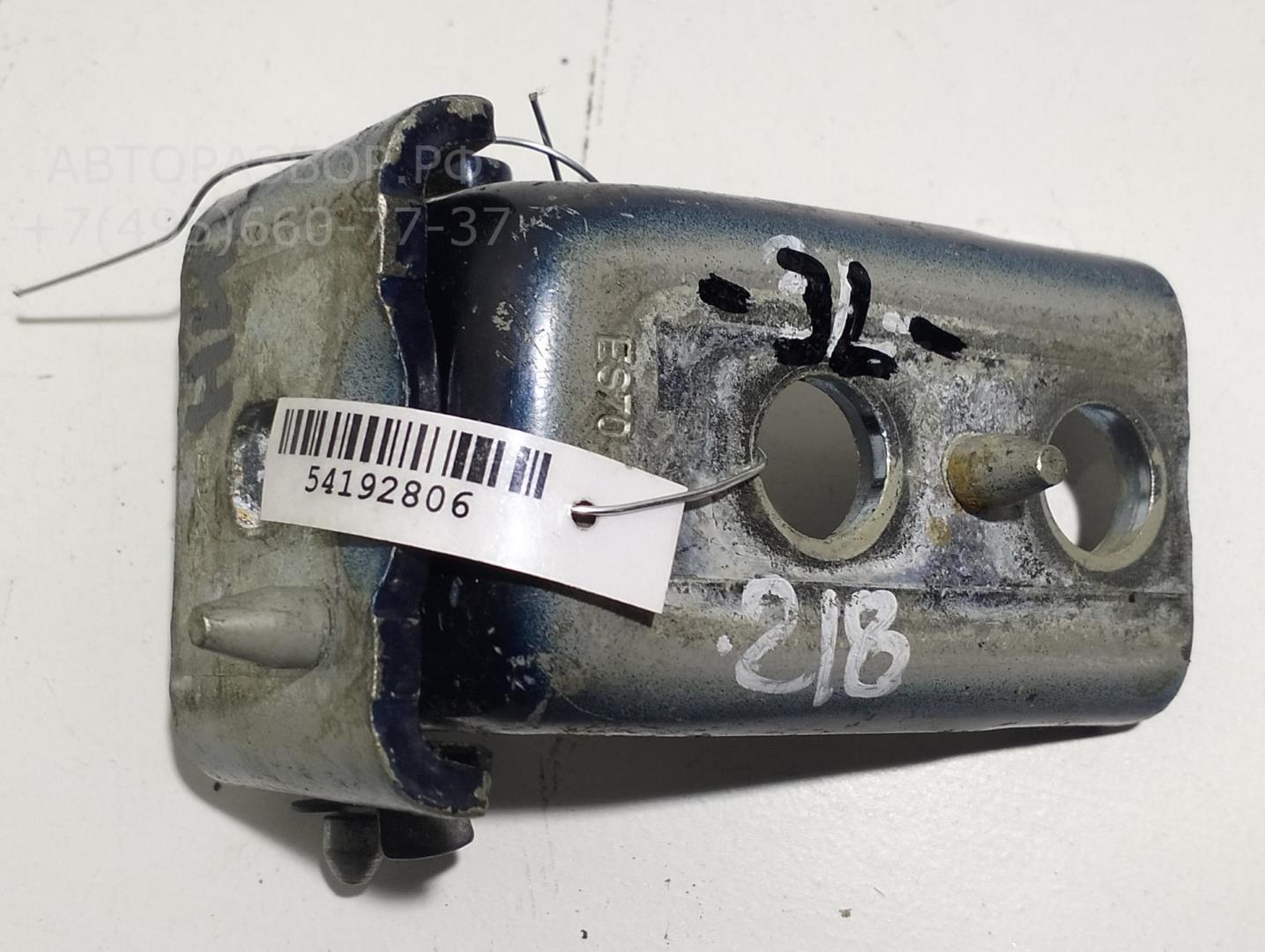 Петля двери