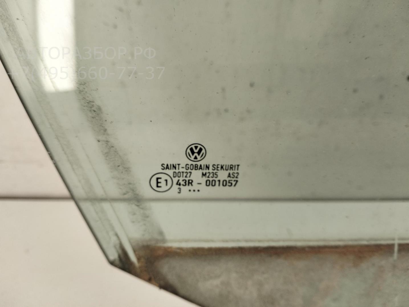 Стекло двери передней правой