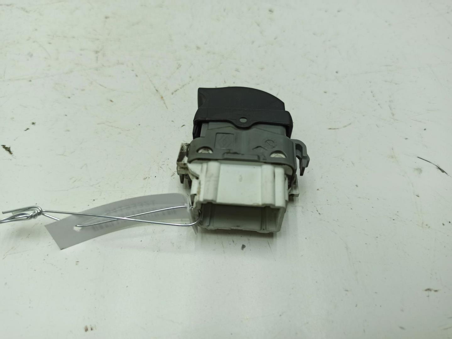 Кнопка стеклоподъемника