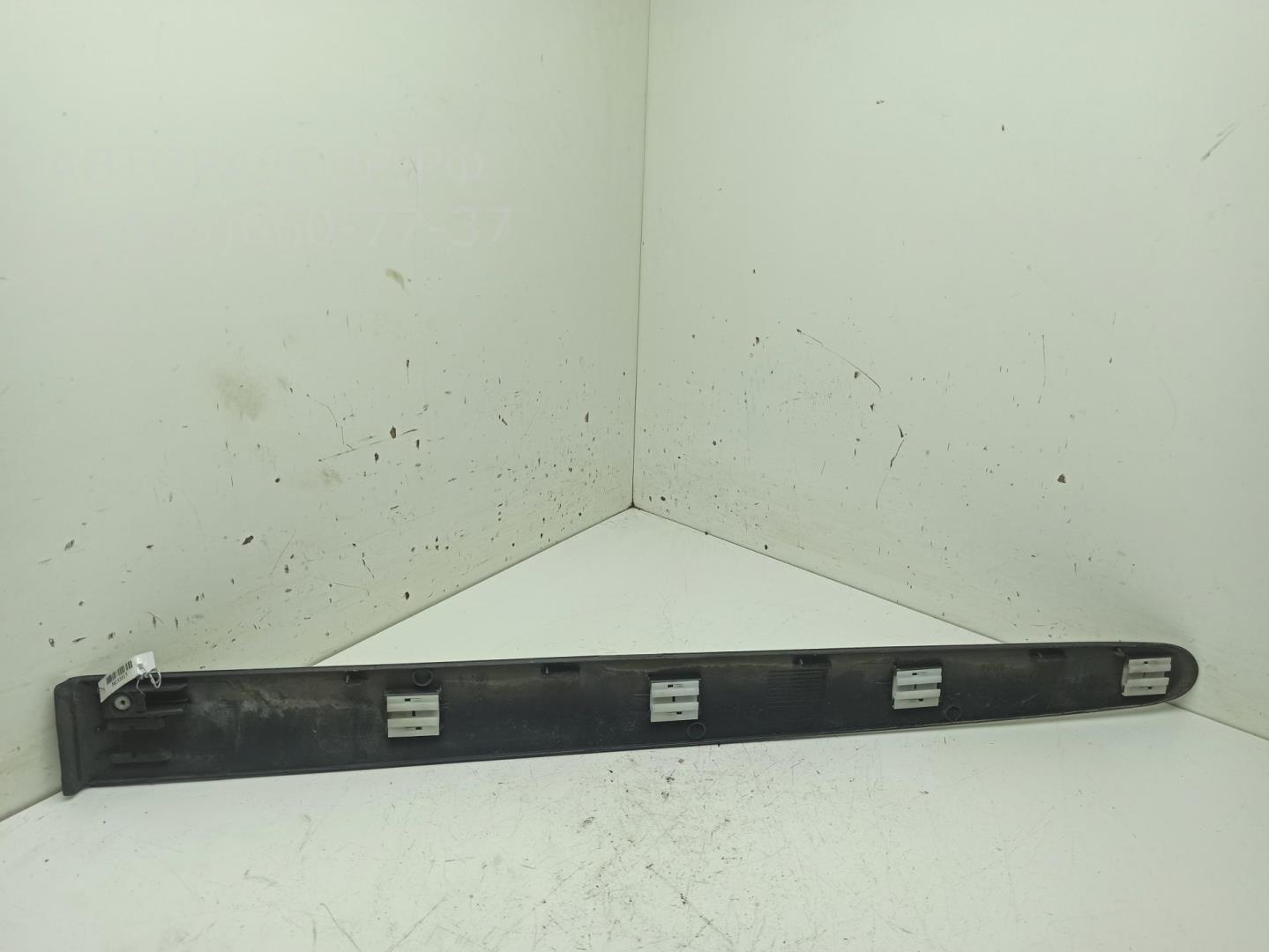 Накладка двери задней левой