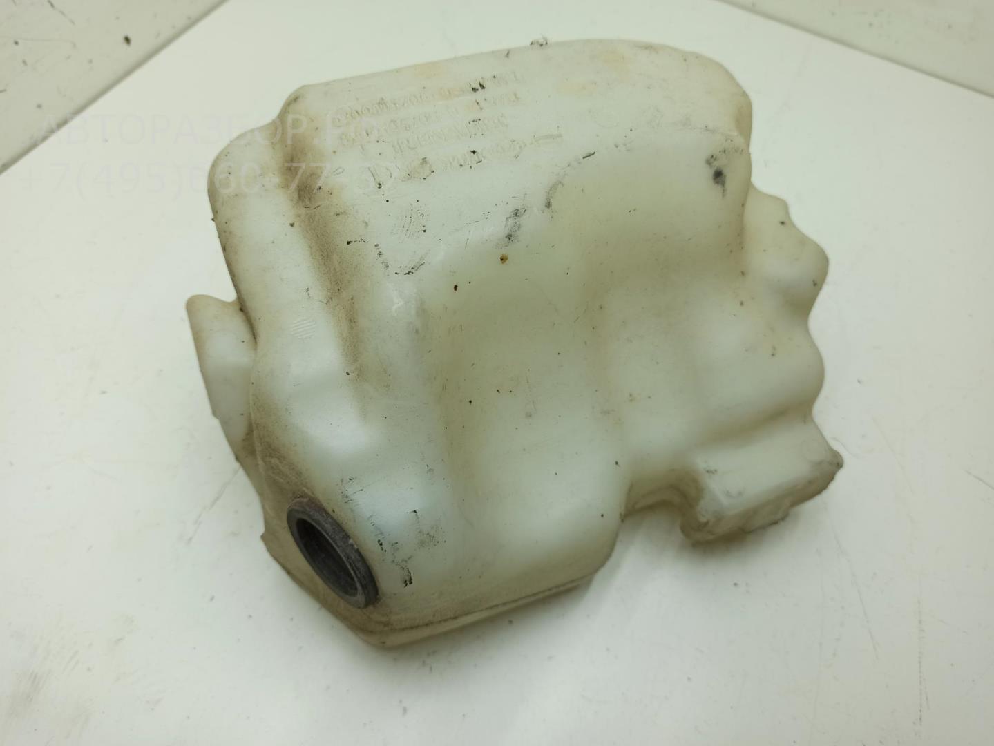 Бачок омывателя лобового стекла