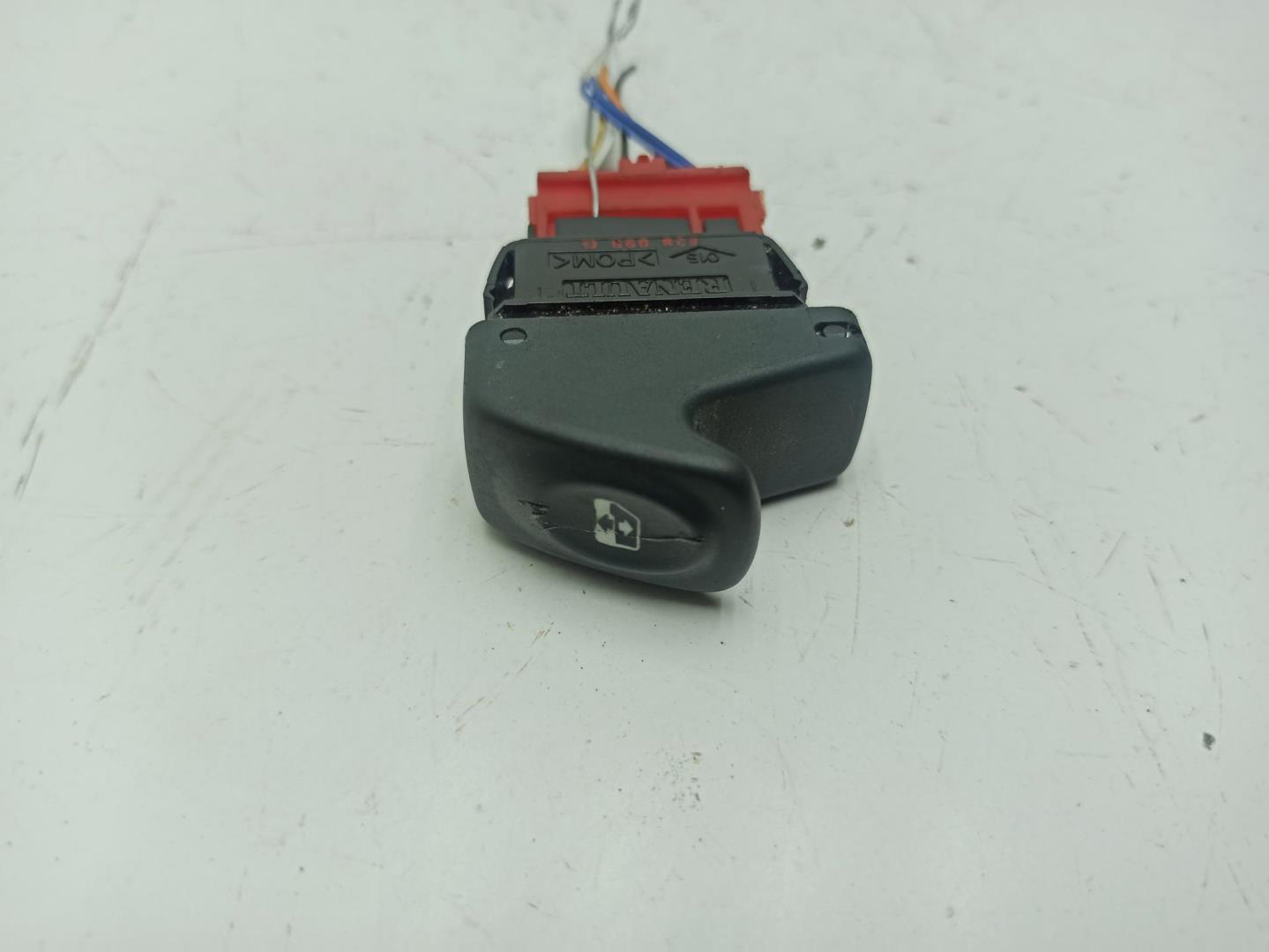 Кнопка стеклоподъемника