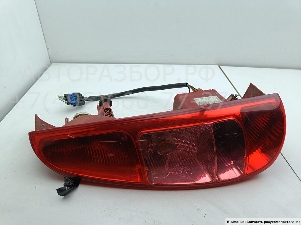 Фонарь задний правый