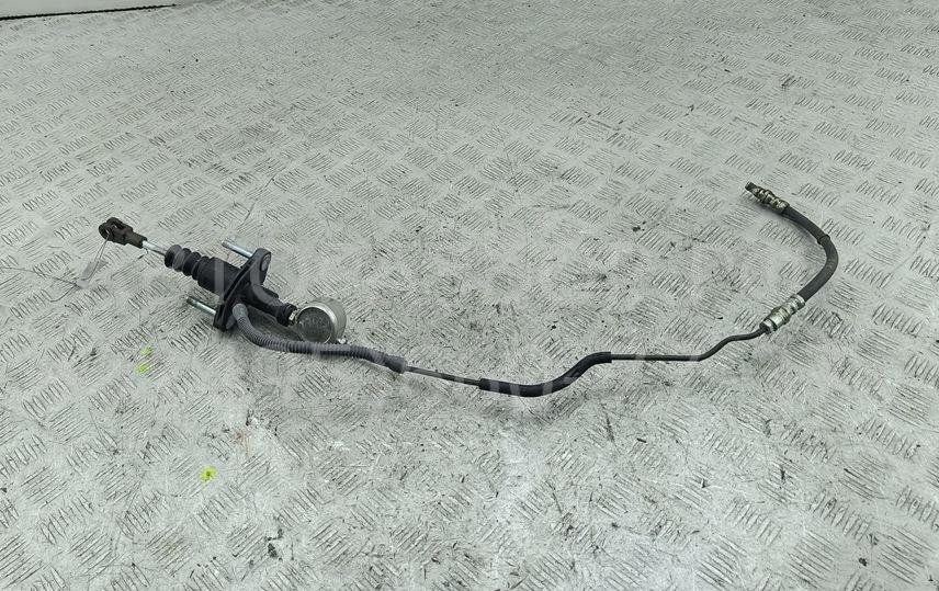 Цилиндр сцепления главный