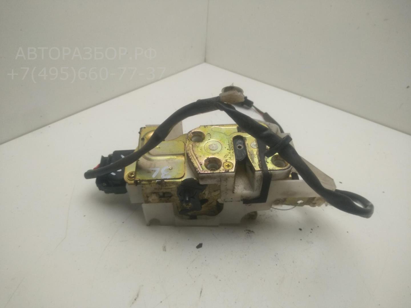 Замок двери задней левой