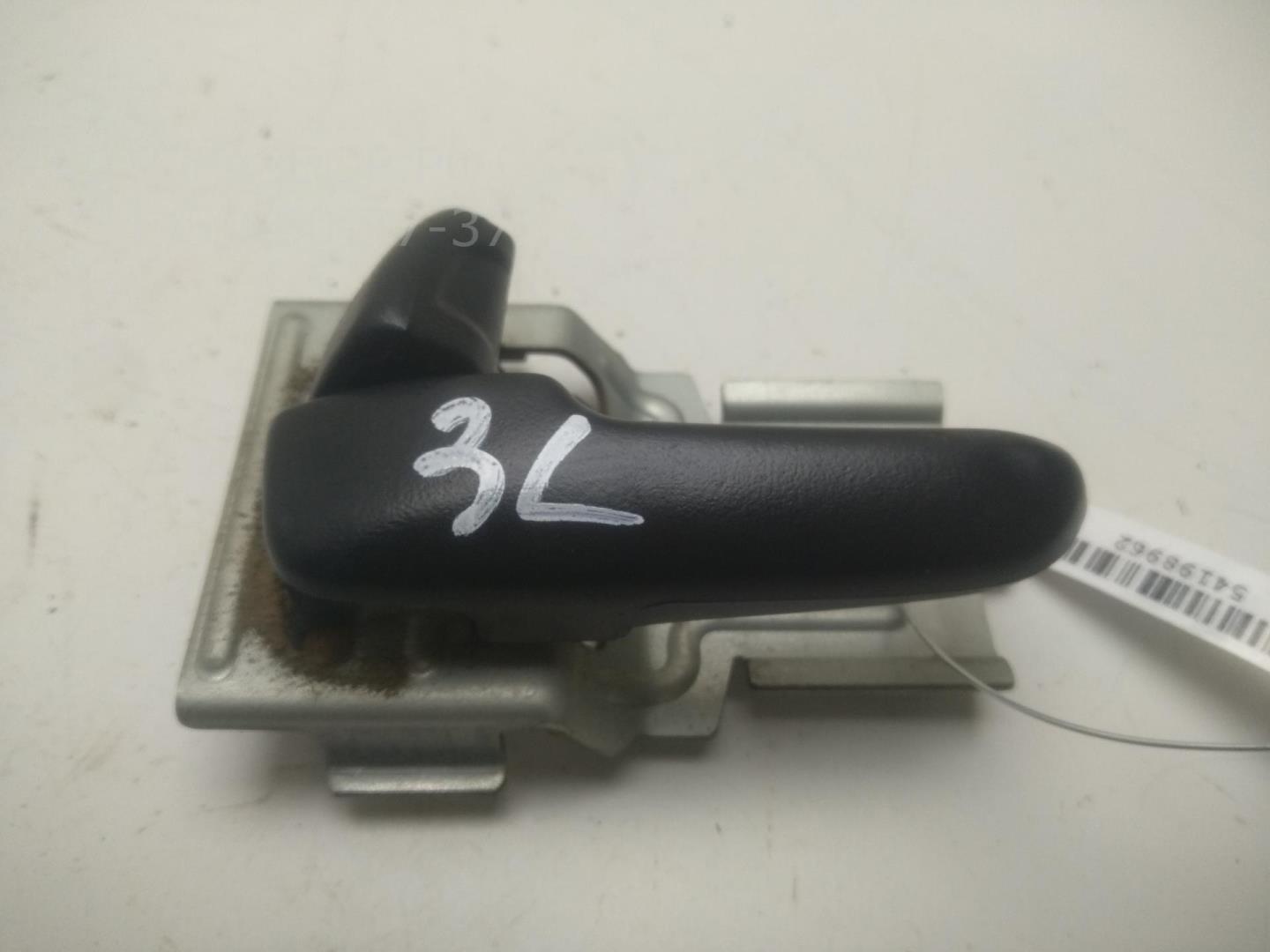 Ручка двери задней внутренняя левая