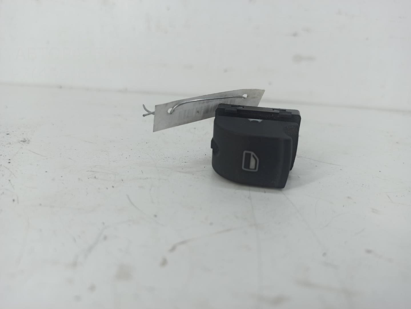 Кнопка стеклоподъемника